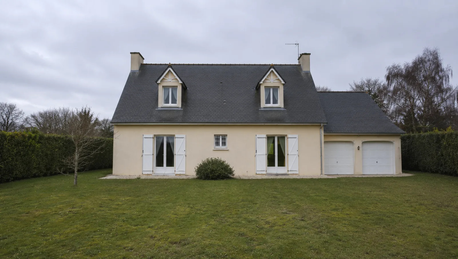 La même maison côté jardin, avant les travaux